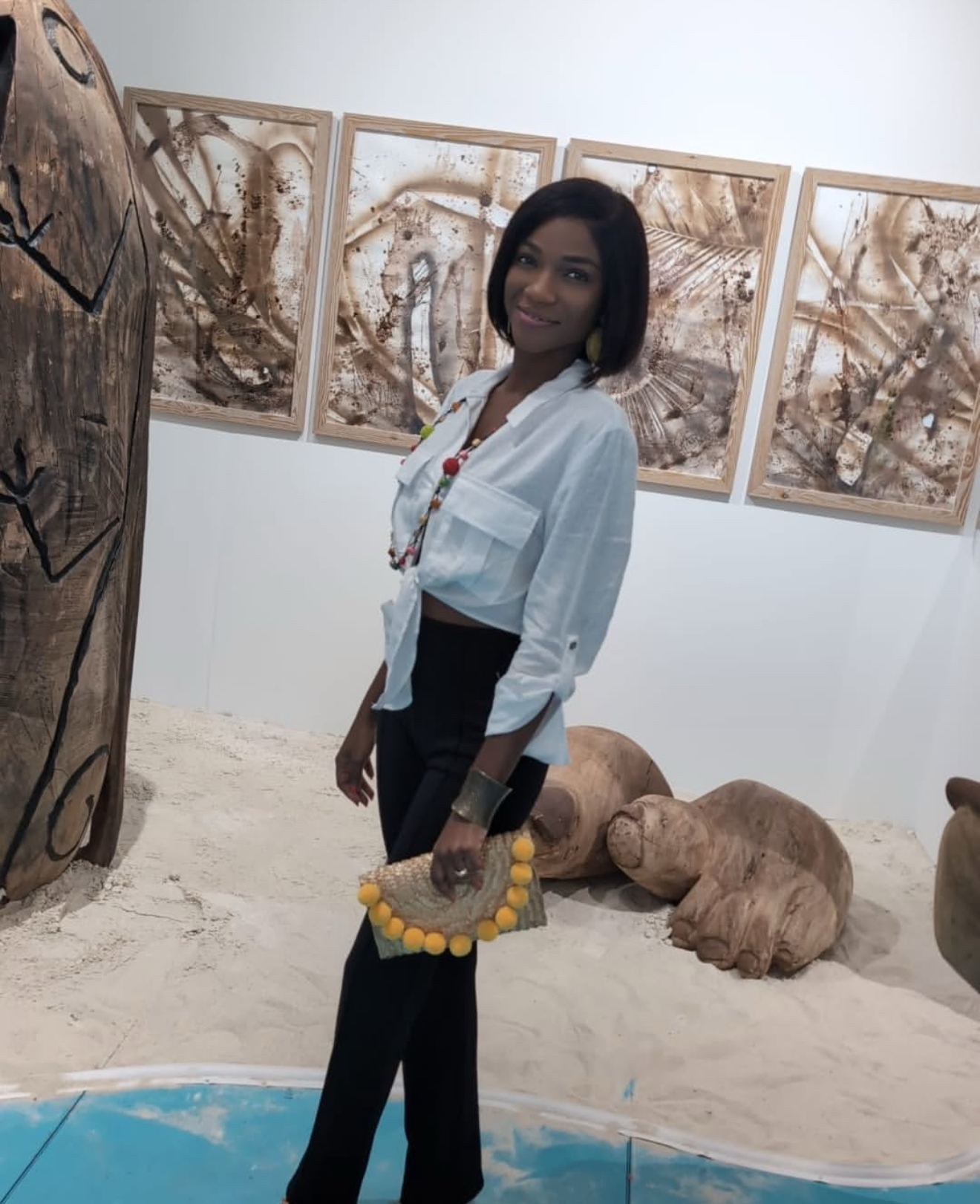 Alie Djoulie in an artistic setting